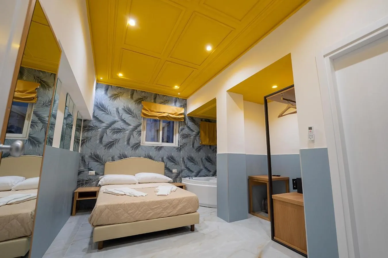 ホテル Pc Boutique H Napoli Centro, By Clapa Group 3*, ナポリ